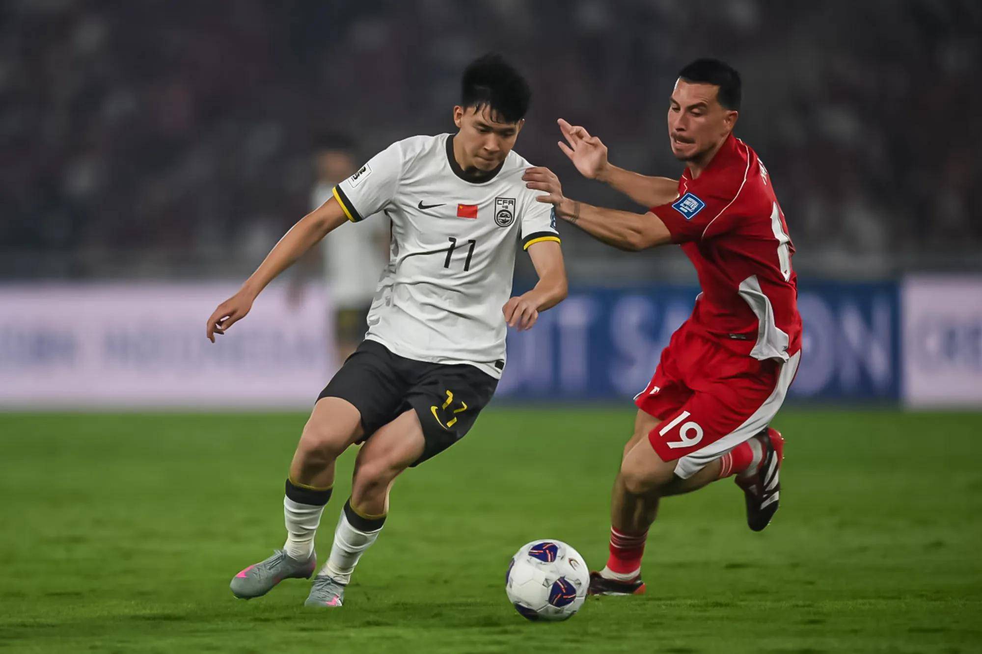 西班牙备战遭遇困难，教练组力争解决