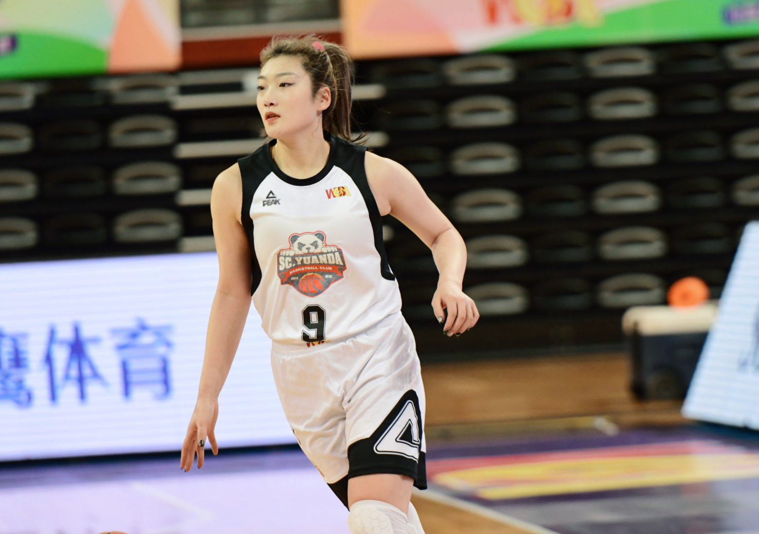 上海女篮态度决绝,稳坐冠军宝座的简单介绍 上海女篮态度决绝,稳坐冠军宝座的简单介绍